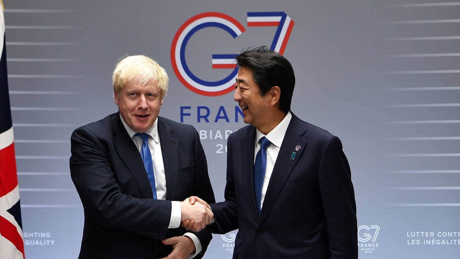 Storbritanniens premierminister Boris Johnson sammen med japans premierminster Shinzo Abe på et G7-topmøde i august 2019. | Foto: Pool/Reuters/Ritzau Scanpix