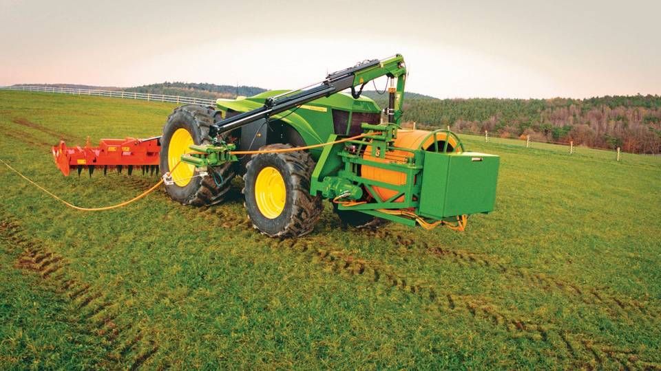 John Deeres GridCon- traktor - en el-drevet autonom traktor, der får strøm gennem kabel. | Foto: PR/John Deere