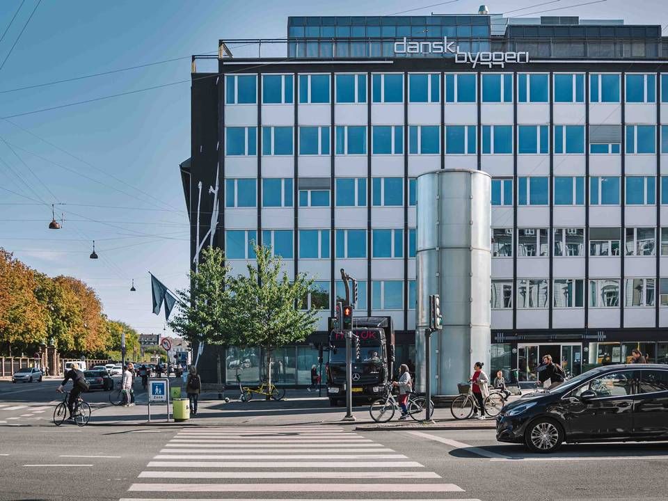 Dansk Byggeris nu fraflyttede domicil ved Nørreport Station i København indgår fremover i porteføljen hos Jeudan, der i forvejen har ejendomme for 27 mia. kr. | Foto: PR / Jeudan