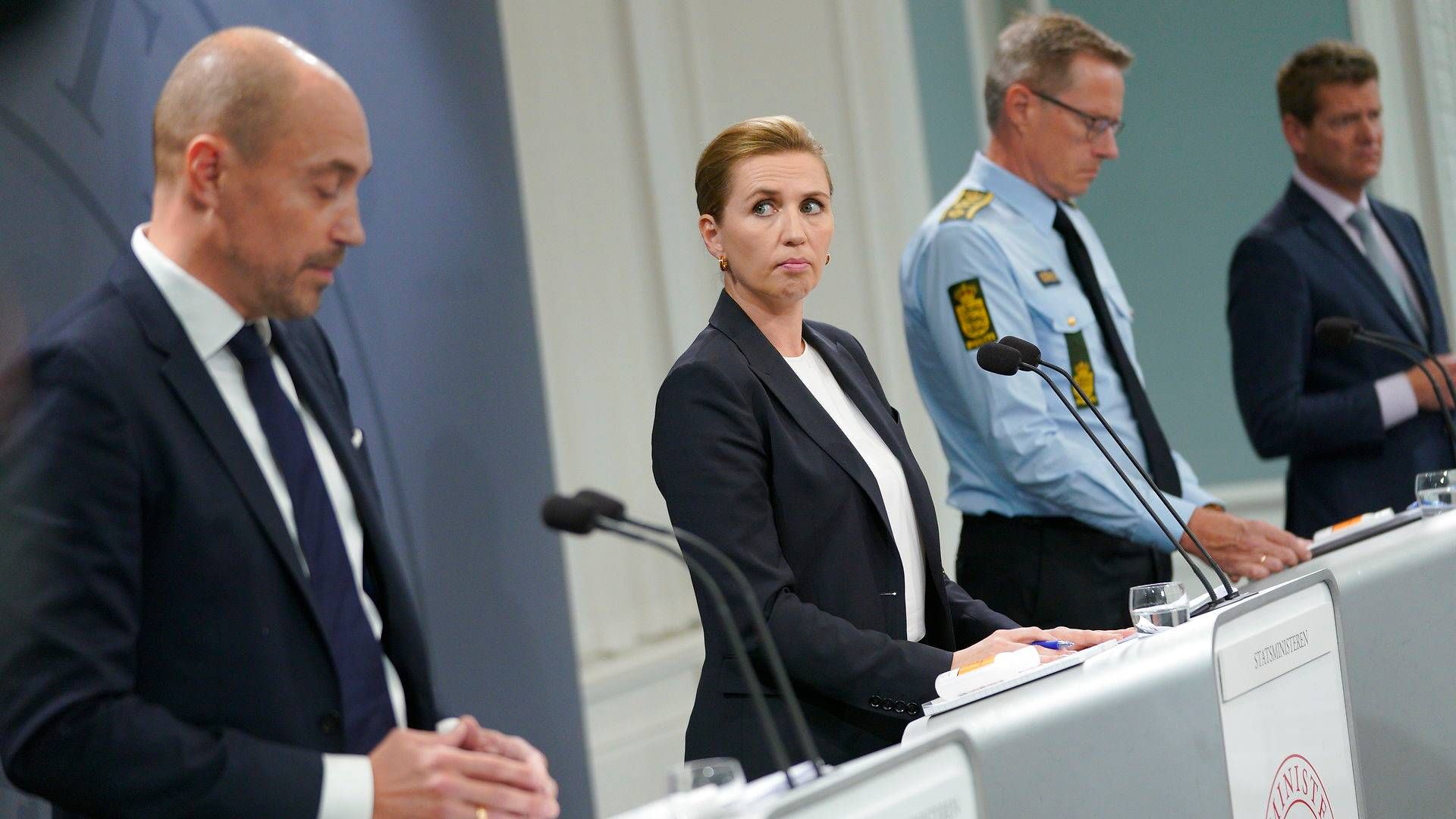 Statsminister Mette Frederiksen (S) opfordrede på et pressemøde torsdag til, at private og offentlige arbejdspladser lader medarbejdere arbejde hjemmefra, i det omfang det er muligt og hensigtsmæssigt. | Foto: Martin Sylvest/Ritzau Scanpix