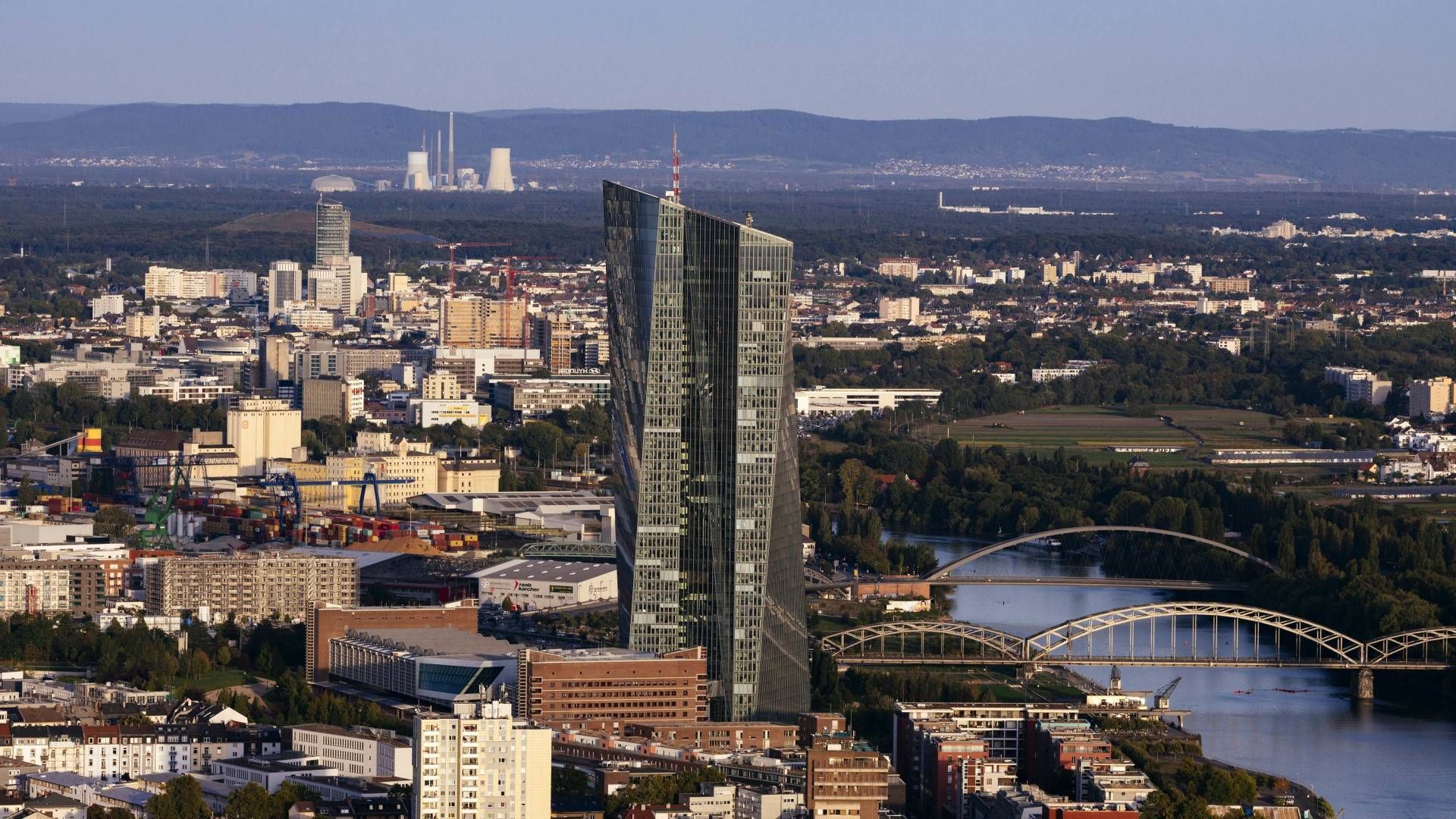 Die EZB am Finanzplatz Frankfurt am Main | Foto: picture alliance/Geisler-Fotopress