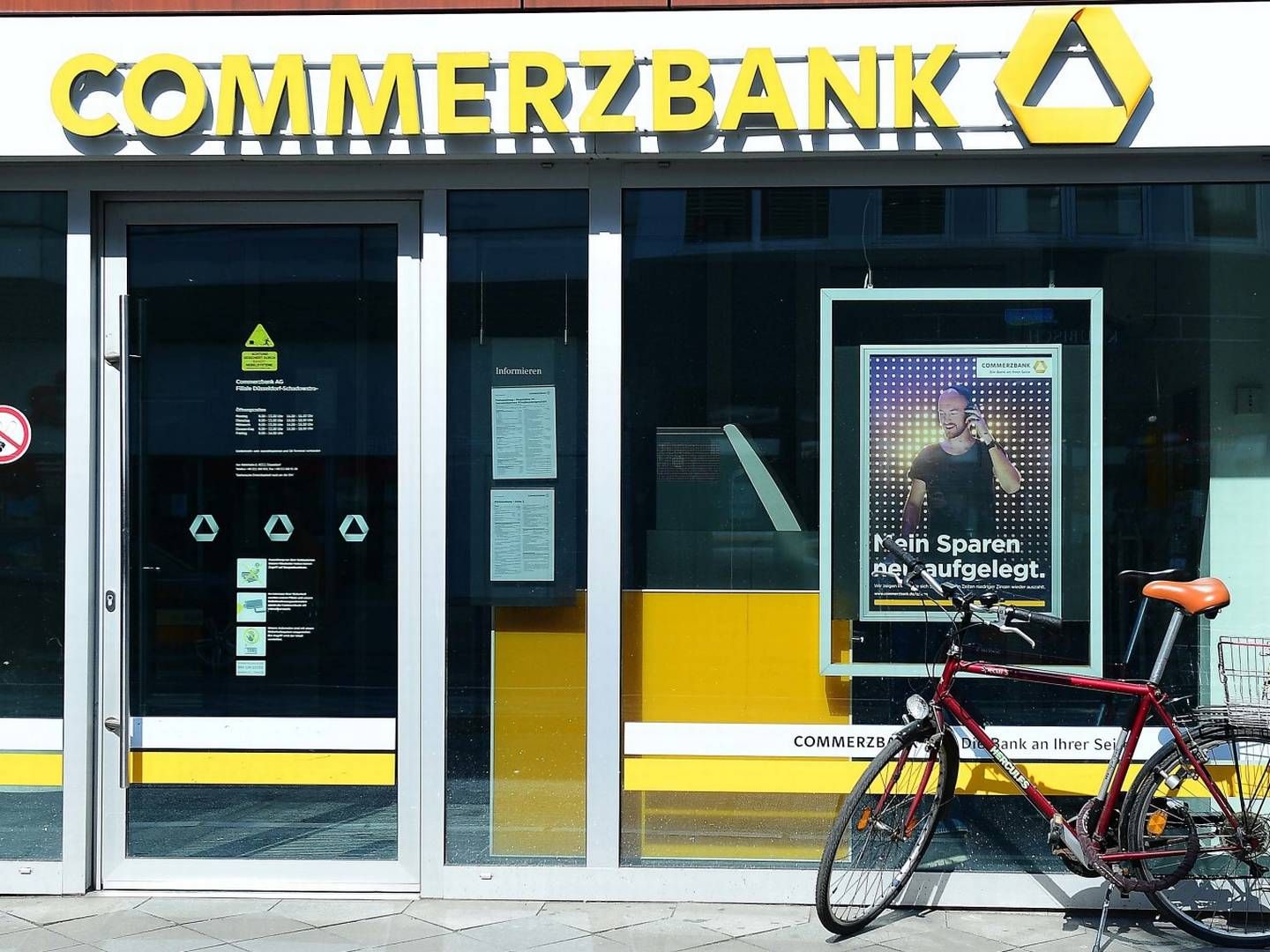 Eine Commerzbank-Filiale in Düsseldorf | Foto: picture alliance/Revierfoto/dpa