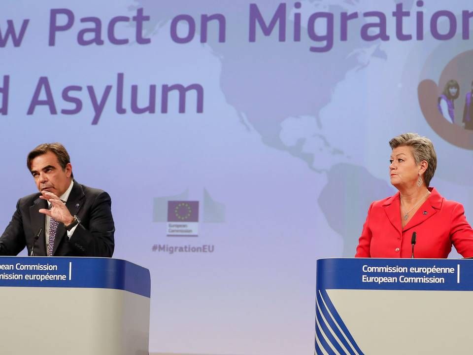 EU-kommissær for fremme af europæisk levevis, Margaritis Schinas, og EU's kommissær for indre anliggender, Ylva Johansson præsenterede onsdag middag EU-Kommissionens forslag til en ny asyl- og migrationspagt. | Foto: Stephanie Lecocq/AFP/Ritzau Scanpix