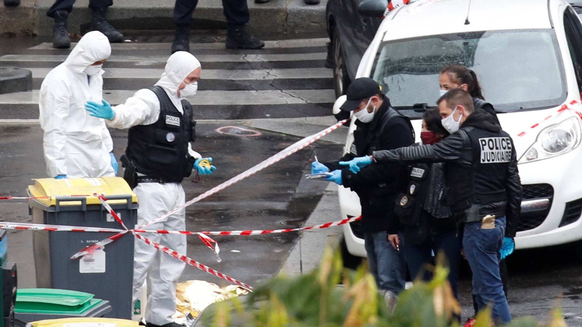 To journalister blev såret ved fredagens angreb i Paris. | Foto: GONZALO FUENTES/REUTERS / X07238