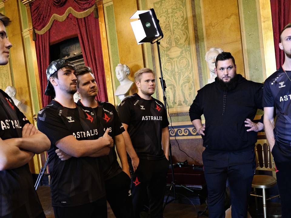 Astralis Group har i forvjeen andre kommcercielle partnerskaber. Her præsenterer counterstrike-holdet en ny spillertrøje fra Hummel. | Foto: Philip Davali//