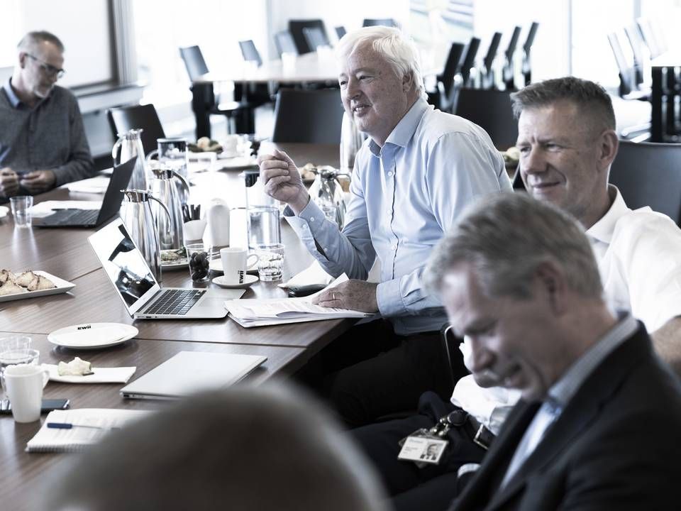 Peder Østermark Andreasen (i lyseblå skjorte) har sat sit hold, der blandt andet inkluderer teknologichef i Ørsted, Sten Arendt Stoltze (i hvid skjorte). | Foto: PR / Energy Cluster Denmark