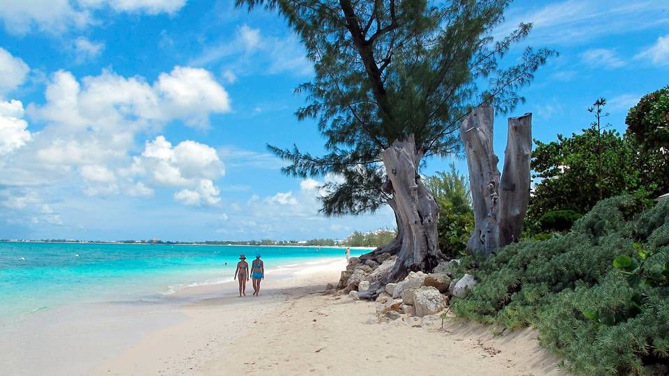 "Helt vildt langt ude," siger parlamentariker Kira Marie Peter-Hansen (SF) om det faktum, at Cayman Islands ikke længere står på EU's sortliste over skattely. | Foto: David Mcfadden/AP/Ritzau Scanpix