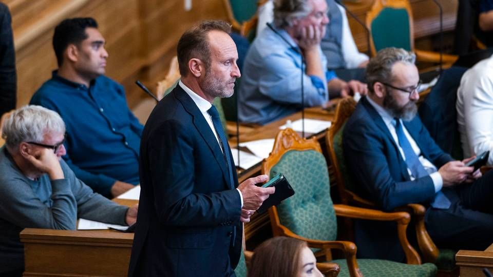 Martin Lidegaard, som er formand for Det Udenrigspolitiske Nævn, håber, at der blot er tale om en grov spøg, da en falsk person deltog i et virtuelt møde i Det Udenrigspolitiske Nævn. Møderne i nævnet er dybt fortrolige. | Foto: Martin Sylvest/Ritzau Scanpix