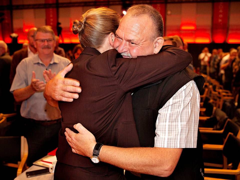 Arne Juhl, der her krammer statsminister Mette Frederiksen (S), har været Socialdemokraternes ansigt på tilbagetrækningsreformen. | Foto: Martin Lehmann/Ritzau Scanpix