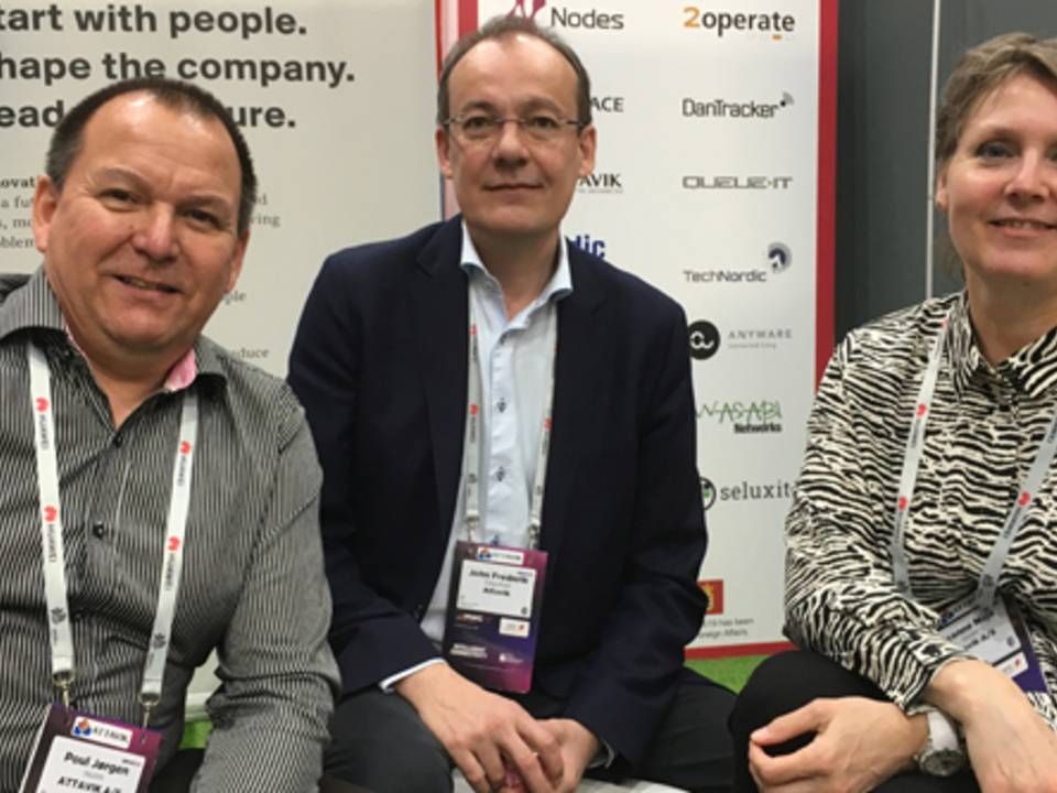 Poul Holm (tv.), medstifter af Attavik, John Siegstad (midten), adm. direktør i Attavik, og Jeanne Holm (th), medstifter af Attavik. | Foto: Maria Trustrup