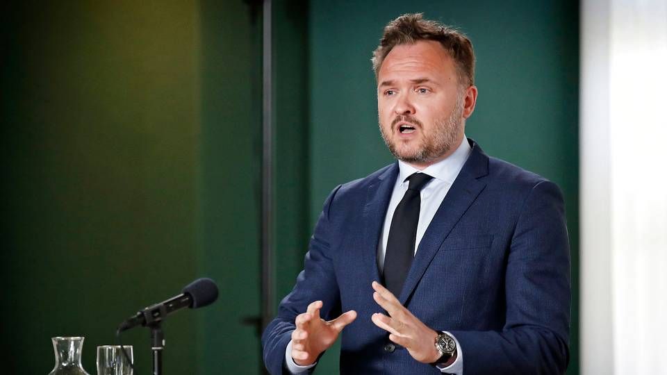 Klima, energi- og forsyningsminister Dan Jørgensen (S) har et mandat, der hedder, at han skal lægge "stor vægt" på at prøve at få et CO2-reduktionsmål for 2030 på 65 pct. i hus, men pilen peger på et resultat klart under det. | Foto: Jens Dresling/Ritzau Scanpix