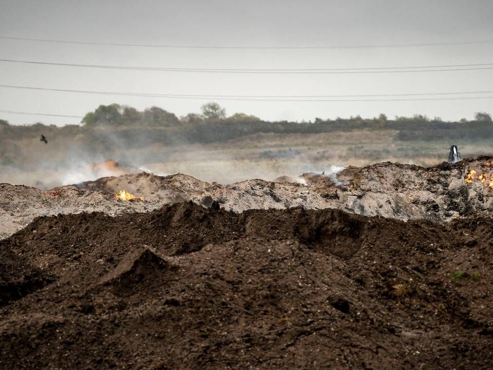 Biomassen på Solum brænder nu på 34. døgn. | Foto: Mads Claus Rasmussen/Ritzau Scanpix