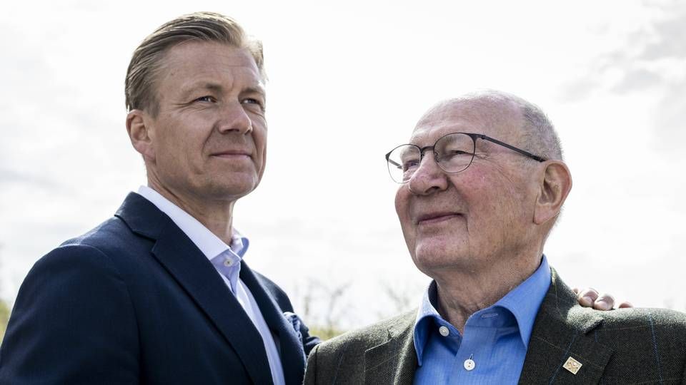 Pouls due Jensen (t.v.) med sin far, Niels Due Jensen, som selv var adm. direktør for Grundfos 1977-2003. | Foto: Joachim Ladefoged/ERH