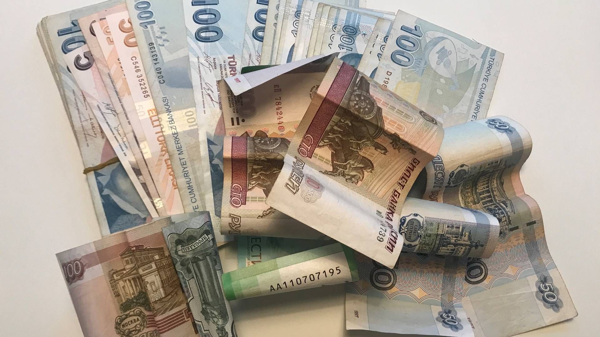 Russian rubles and Turkish liras | Photo: Pexels.com