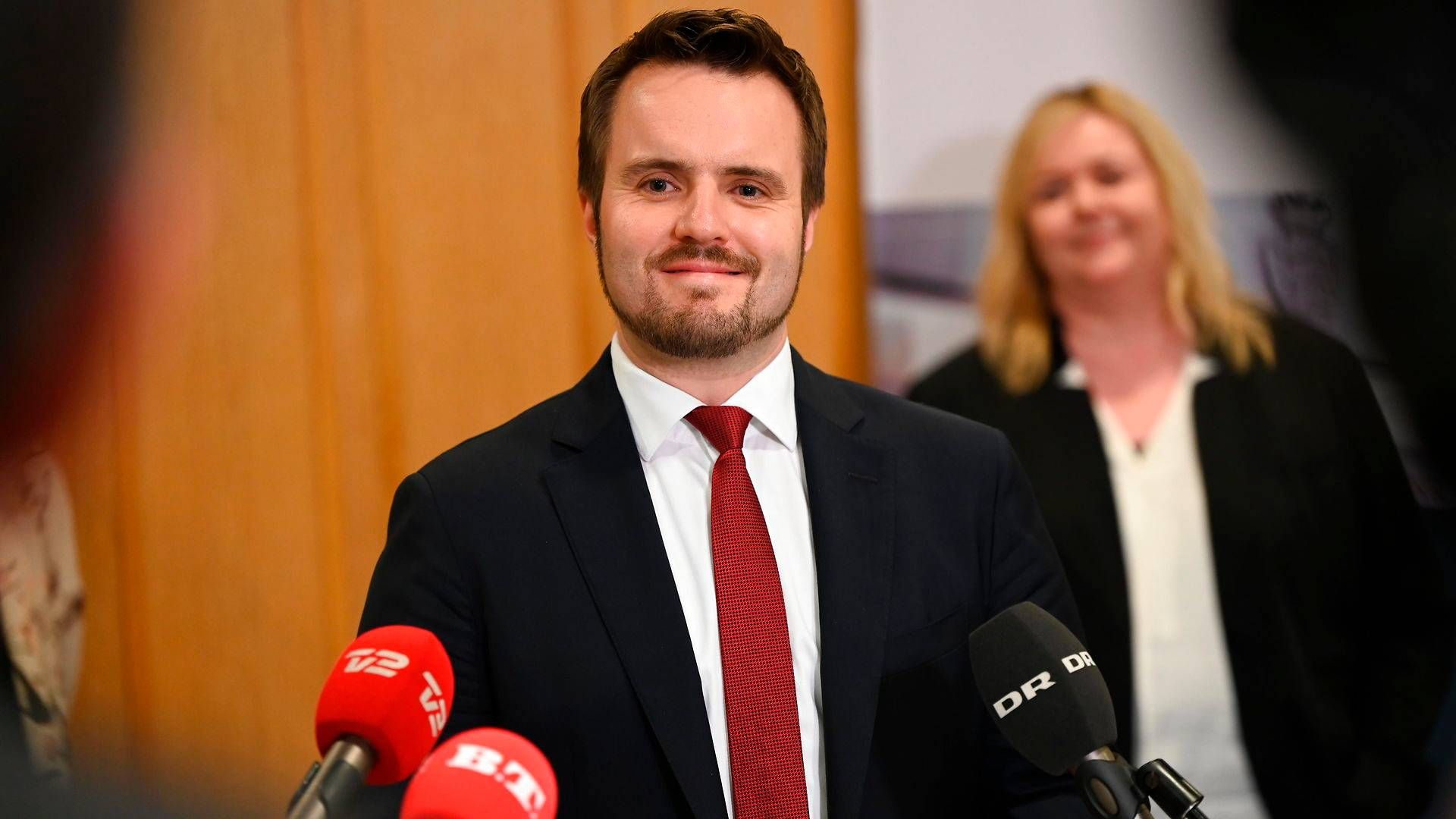 Simon Kollerup, erhvervsminister, præsenterede aftalen om hjælpepakker i nat. | Foto: Philip Davali/Ritzau Scanpix