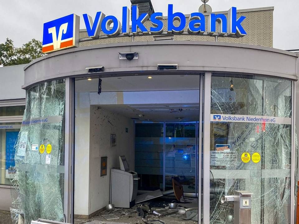 Der Vorraum einer Filiale der Volksbank in Moers-Kapellen, Nordrhein-Westfalen | Foto: picture alliance/Arnulf Stoffel/dpa