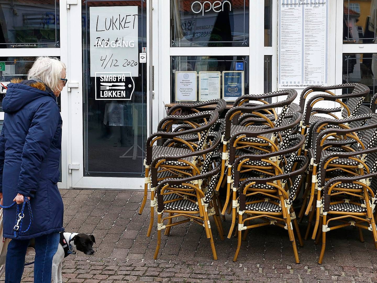 Nedlukningerne påvirker dansk økonomi kraftigt, senest med nedlukningen af kommuner i Nordjylland, hvor restaurationslivet kun må sælge mad ud af huset. | Foto: Claus Bjørn Larsen/Ritzau Scanpix