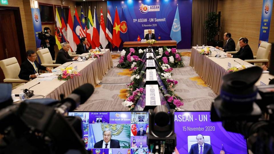 Handelsaftalen er blevet underskrevet på et virtuelt topmøde i Vietnams hovedstad, Hanoi. | Foto: KHAM/REUTERS / X01568