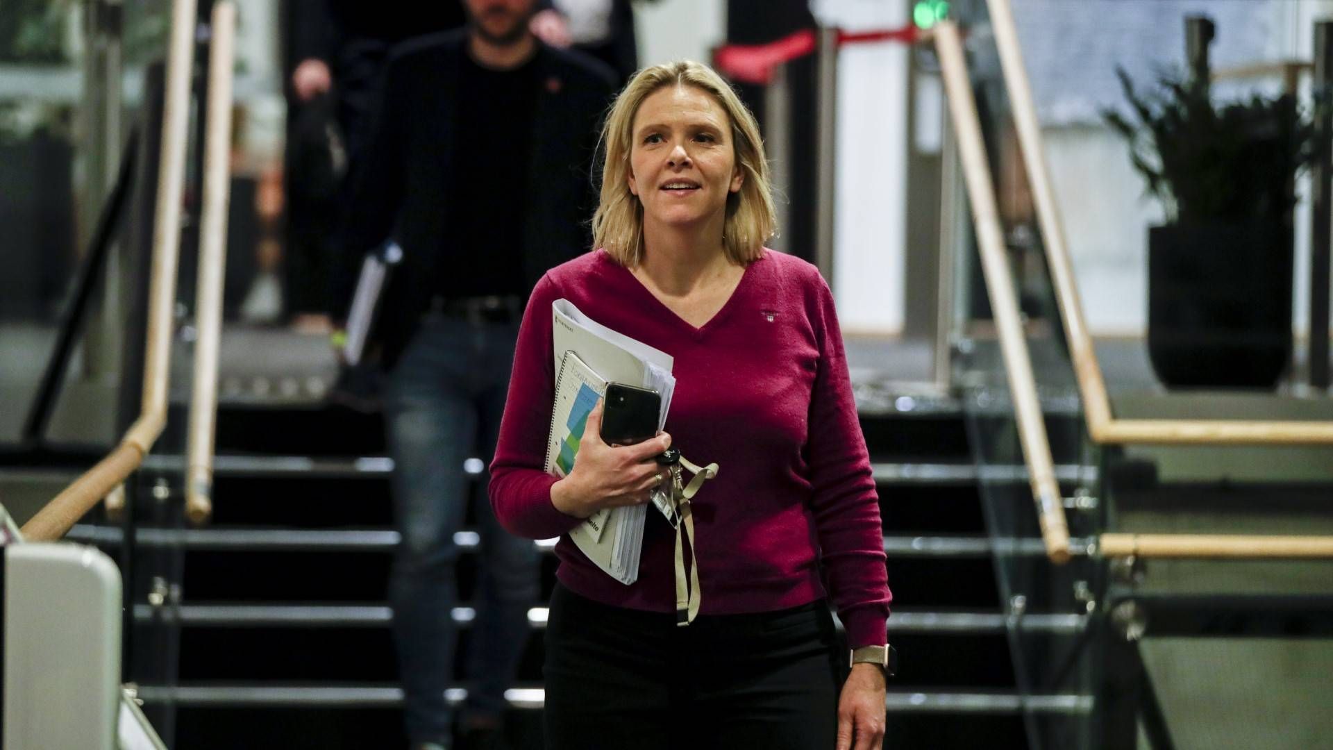 Frps forhandlingsleder Sylvi Listhaug ved budsjettforhandlingene søndag. | Foto: Vidar Ruud / NTB