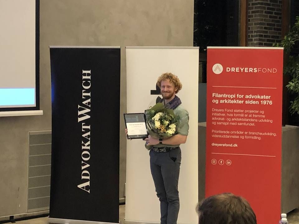 Henrik Boensvang, adm. direktør for CLA By Penneo, modtager prisen som årets legaltechvirksomhed ved Norcic Legal Tech Day 2020. | Foto: Kristoffer Ingemand