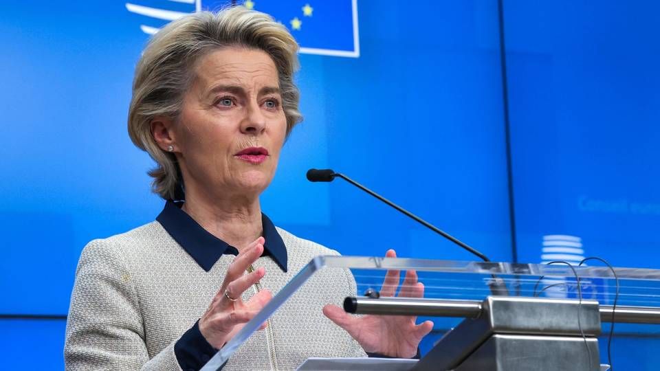 Ifølge formanden for Europa-Kommissionen, Ursula von der Leyen, kan en vaccine blive godkendt i EU allerede mod slutningen af december. | Foto: Olivier Matthys/AFP / POOL
