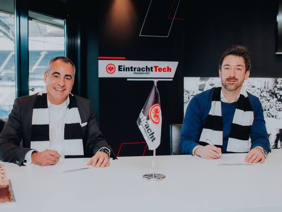 (v.l.) Carlos Gómez-Sáez, CEO von VR Payment, und Timm Jäger, Geschäftsführer der Eintracht Tech | Foto: VR Payment
