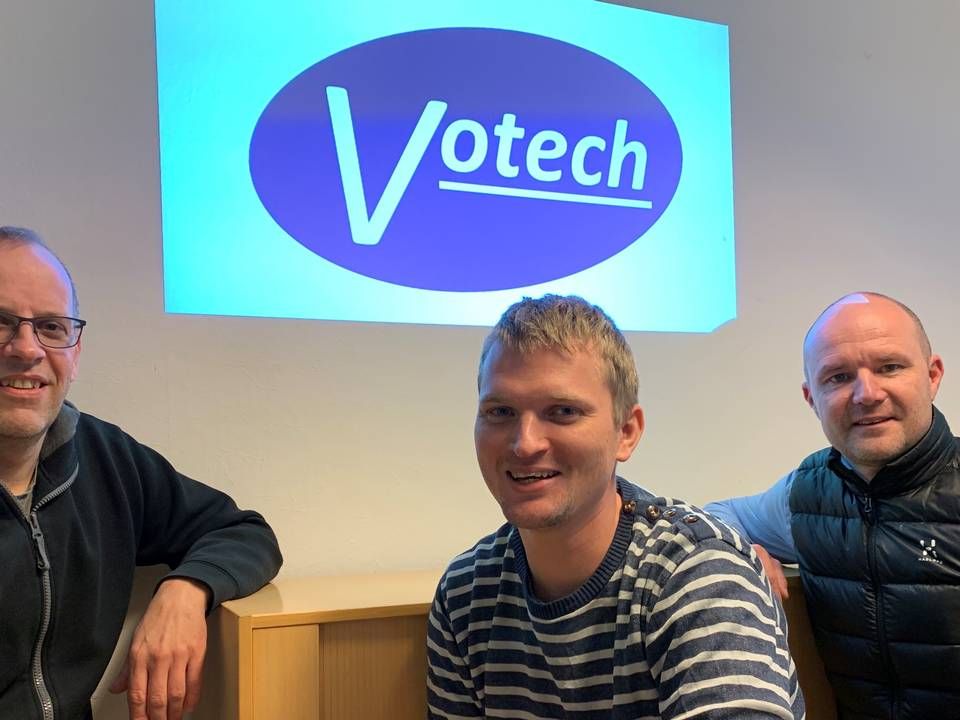 Fra venstre: Adm. direktør i Votech, Lars Nygaard, medejer Thomas Boll og medejer samt ejer af Ingemann Larsen, Per Larsen. | Foto: PR Votech