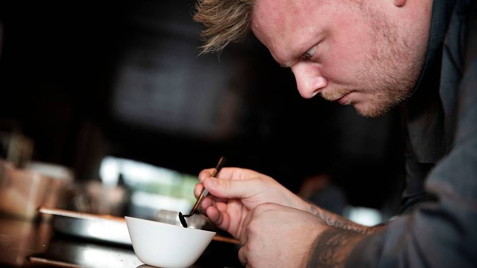 Rasmus Munk fra restaurant Alchemist går i samarbejde med Irma om madspild og mad til hjemløse. | Foto: Martin Lehmann/Ritzau Scanpix