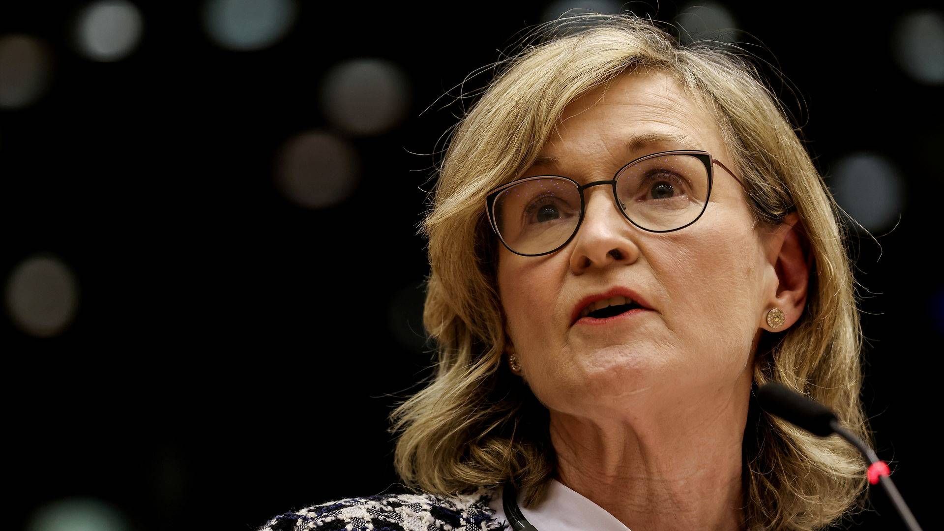 EU's finanskommissær, Mairead McGuinness, synes ikke, at bankerne skal i gang med at udbetale udbytte igen lige med det første. | Foto: Pool/Reuters/Ritzau Scanpix