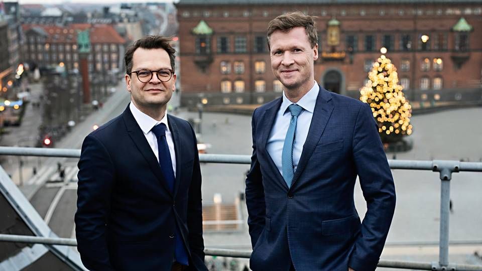 Joachim Kundert Jensen (tv) og Thomas Høj Pedersen bliver kapitalejere i DLA Piper. | Foto: PR