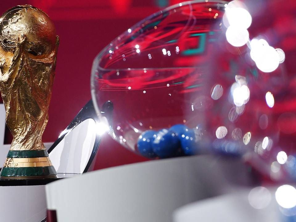 VM-pokalen ved lodtrækningen tidligere på ugen til kvalifikationen til VM i 2022. | Foto: Handout/Reuters/Ritzau Scanpix