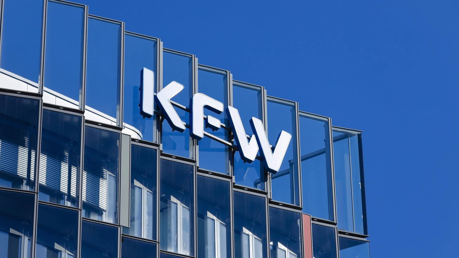 Fassade der KfW in Frankfurt am Main | Foto: picture alliance / imageBROKER | Rupert Oberhäuser