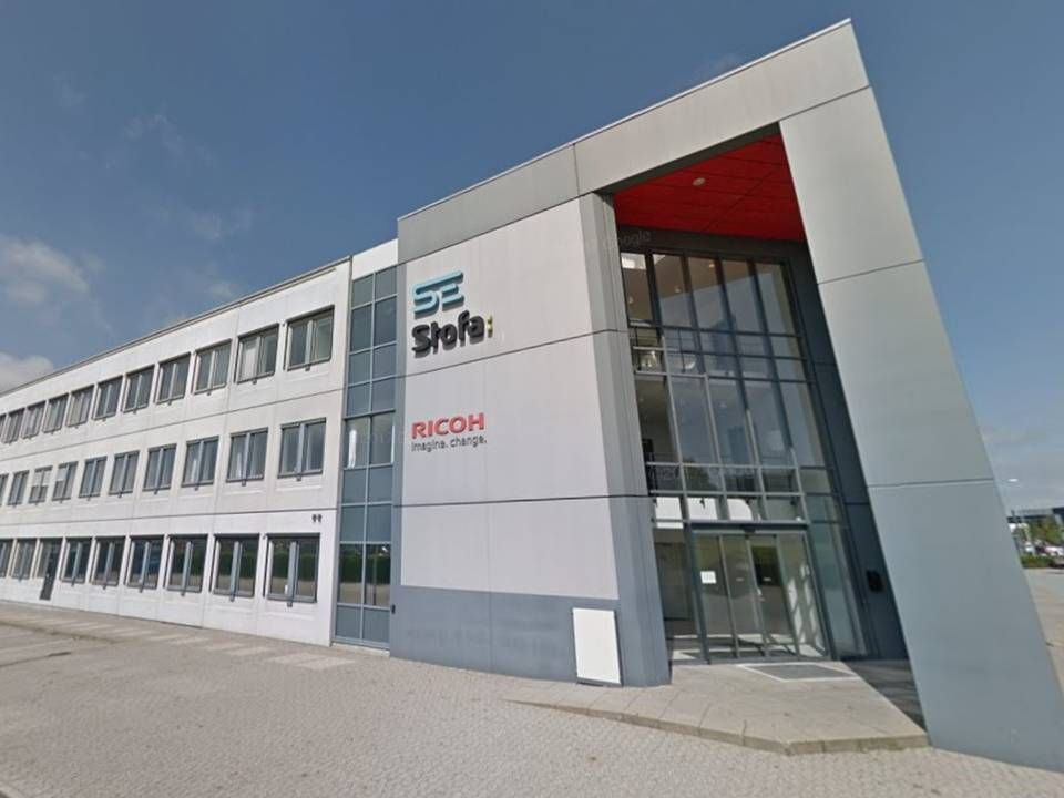 Kontorejendommen er lejet ud til Region Midtjylland samt et par mindre lejere, siger Colliers-direktør til EjendomsWatch. | Foto: Google Street View