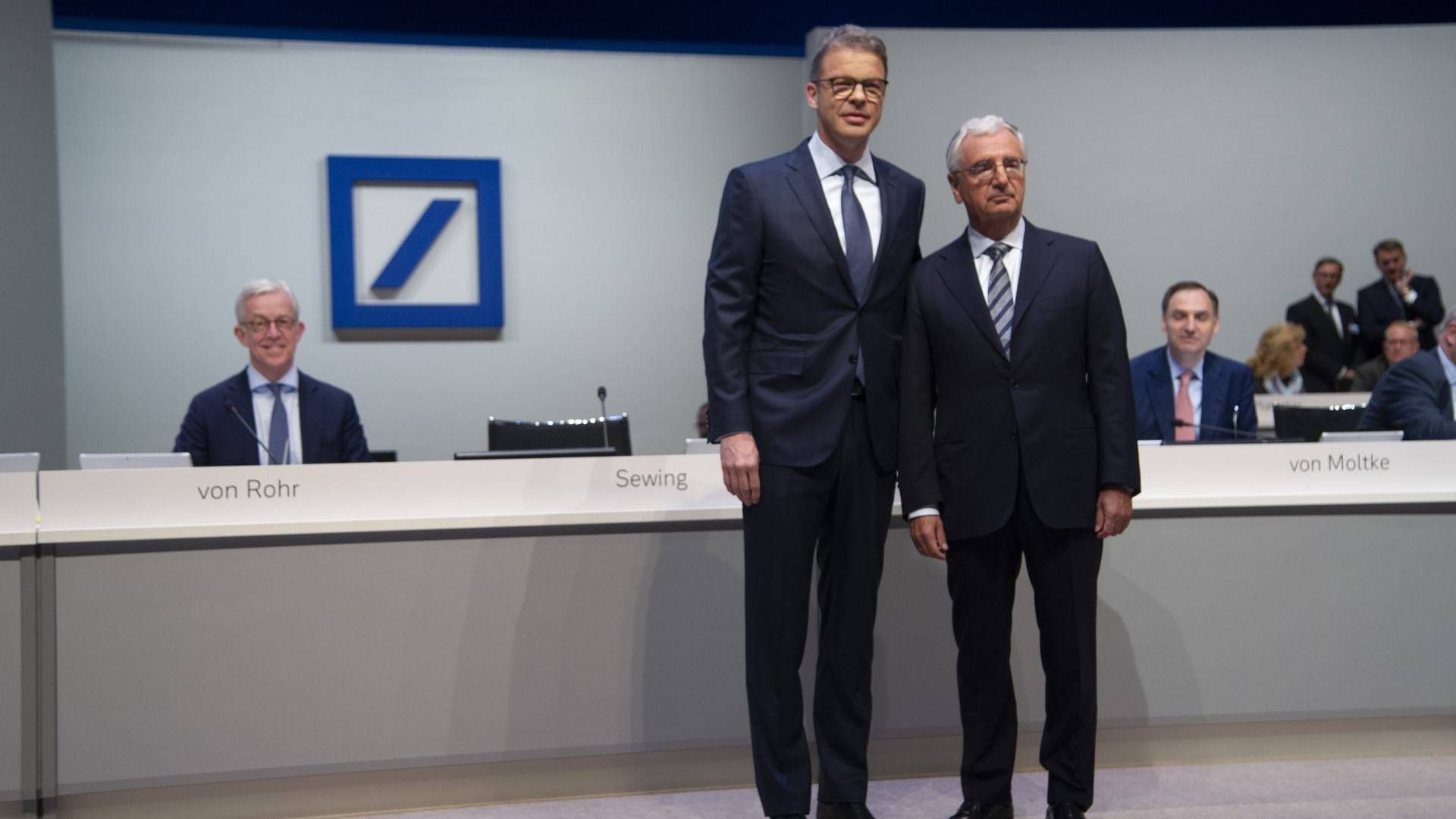 Christian Sewing, Vorstandsvorsitzender und Paul Achleitner, Aufsichtratsvorsitzender, bei der Hauptversammlung der Deutschen Bank AG in Frankfurt 2019 | Foto: picture alliance / SvenSimon | Malte Ossowski/SVEN SIMON