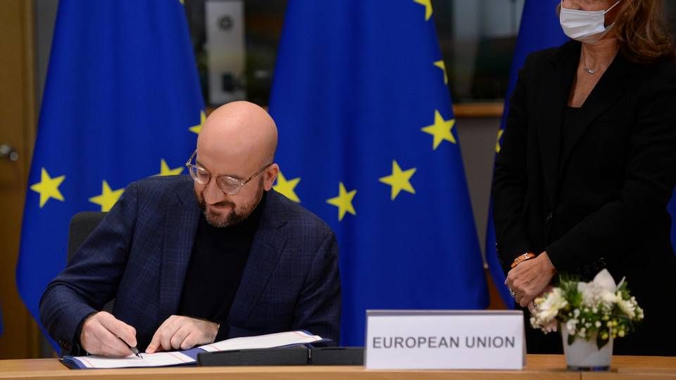 Aftalen skal senere onsdag behandles i det britiske parlament, som ventes at ratificere den efter en maratondebat og flere afstemninger i både underhus og overhus. | Foto: JOHANNA GERON/REUTERS / X07006