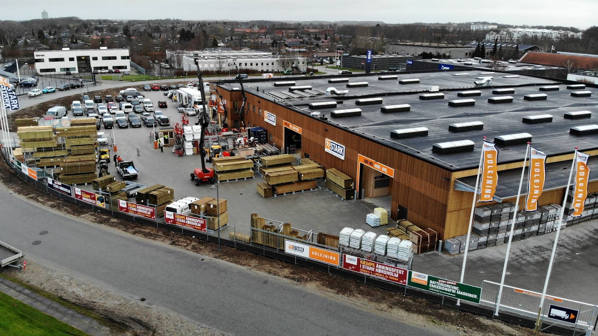 Stark har blandt andet et byggemarked med bæredygtige materialer i Hørsholm. | Foto: Stark //PR
