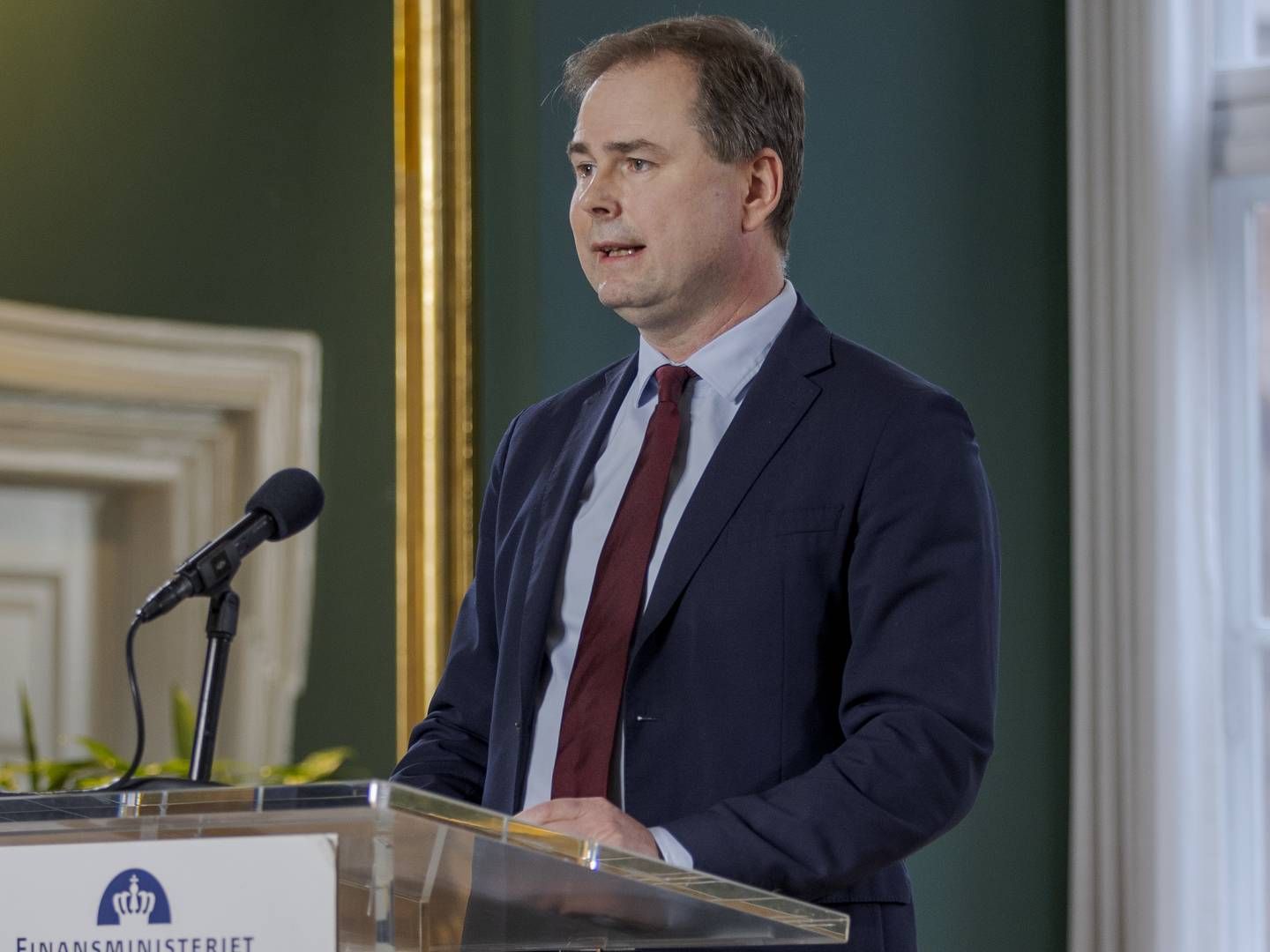 "Medmindre der ligger nogle kæmpestore "coronaregninger", der først er kommet til betaling i december eller kommer ind som efterreguleringer, ligner det et nyt fejlskud for statens finanser til den negative side," siger Frederik I. Pedersen til Børsen. | Foto: Miriam Dalsgaard
