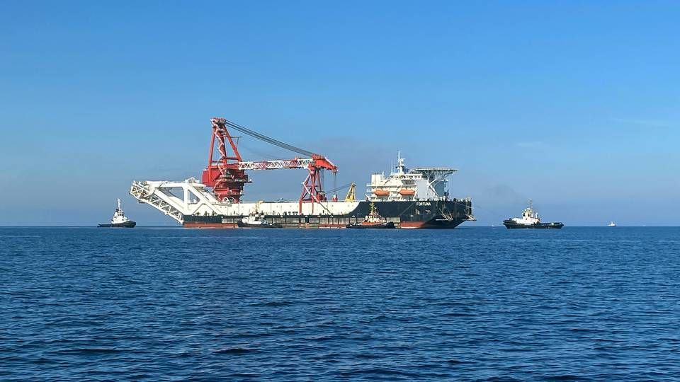 Ifølge Søfartsstyrelsen skal fartøjet Fortuna lægge de sidste rør til Nord Stream 2 i Danmark fra midten af indeværende måned. | Foto: OLIVER DENZER/REUTERS / X04770