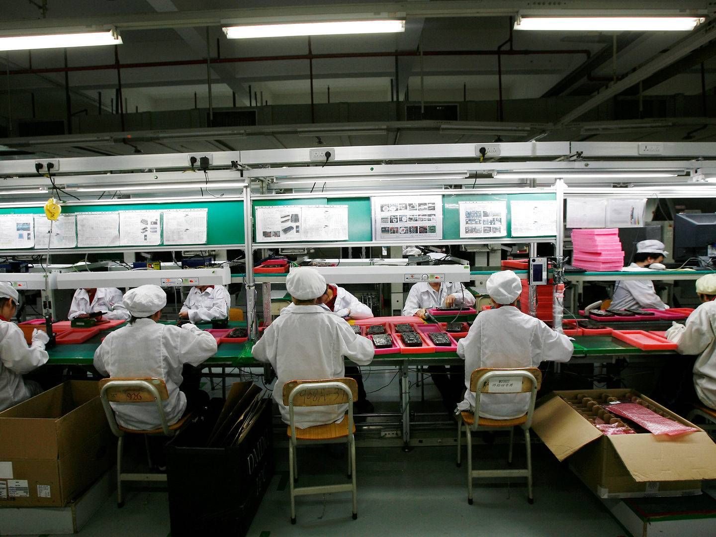 Foxconn samler blandt andet iPhones for Apple. | Foto: Bobby Yip/Reuters/Ritzau Scanpix