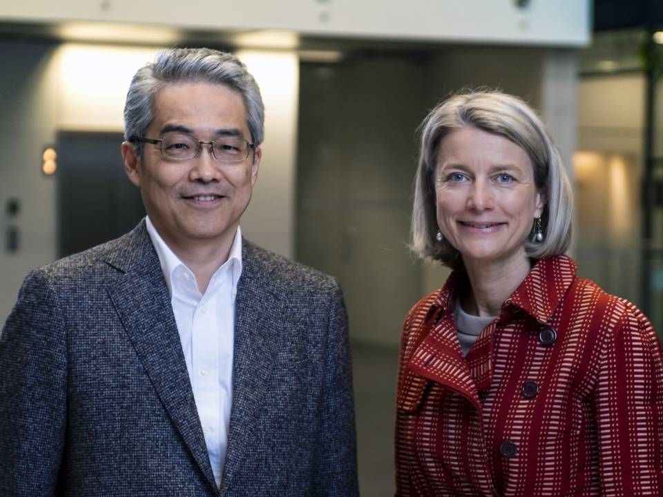 Masakazu Yamashina (tv.) er bestyrelsesformand i KMD, og Eva Berneke (th.) er adm. direktør i it-selskabet. | Foto: KMD/PR