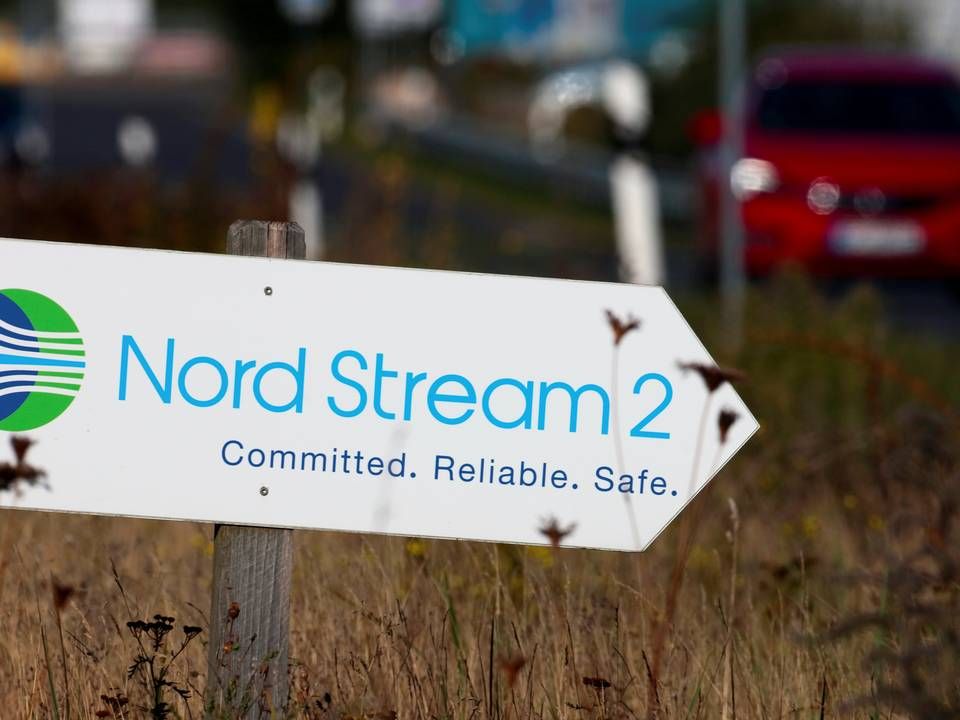 Efter godt et års stilstand peger pilen nu den rigtige vej for gasprojektet Nord Stream 2. Arbejdet med rørlægningen er i gang igen, og nu menes Tyskland at have fundet en vej udenom de amerikanske sanktioner. | Foto: HANNIBAL HANSCHKE/REUTERS / X02197