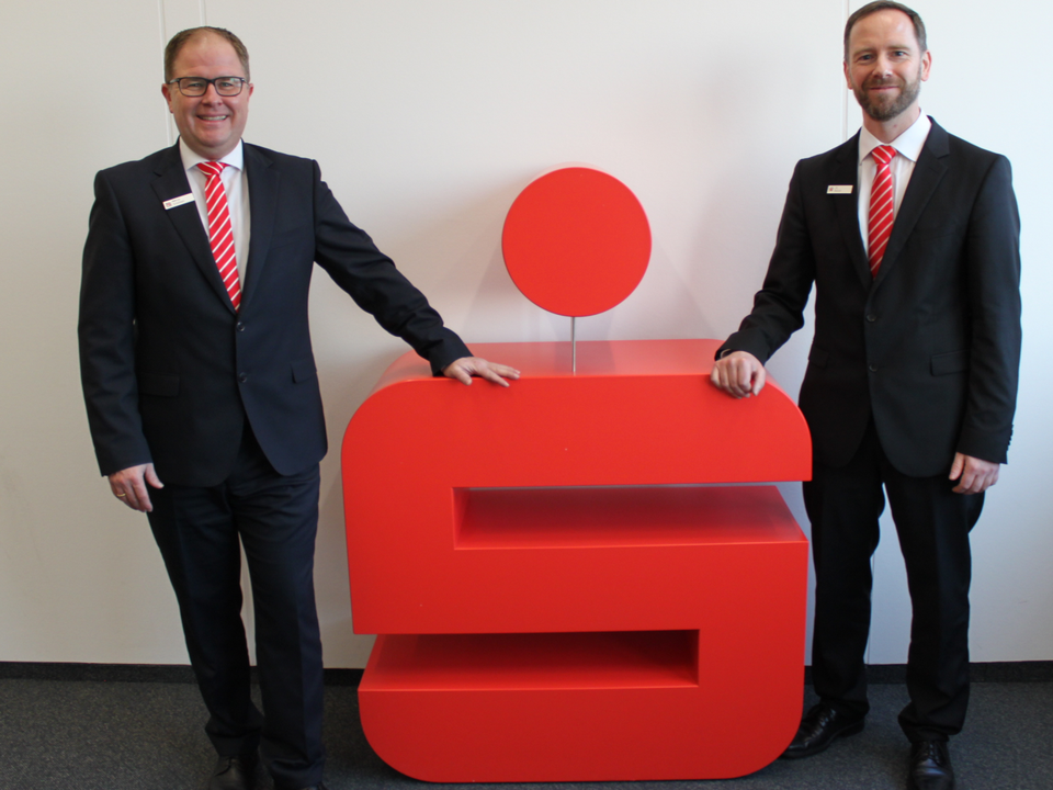 Marcus Steiner, neuer Vorstandsvorsitzender (links) und Jan Büser, neues Vorstandsmitglied. | Foto: Stadtsparkasse Gladbeck