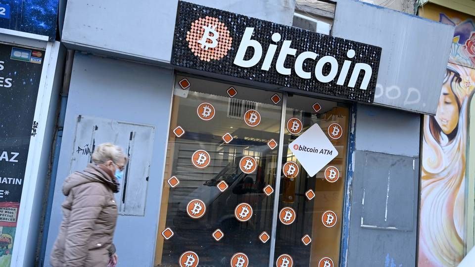 I løpet av de nærmeste månedene legger det finske tollvesenet ut bitcoinbeholdningen sin for salg. | Foto: NICOLAS TUCAT/AFP / AFP