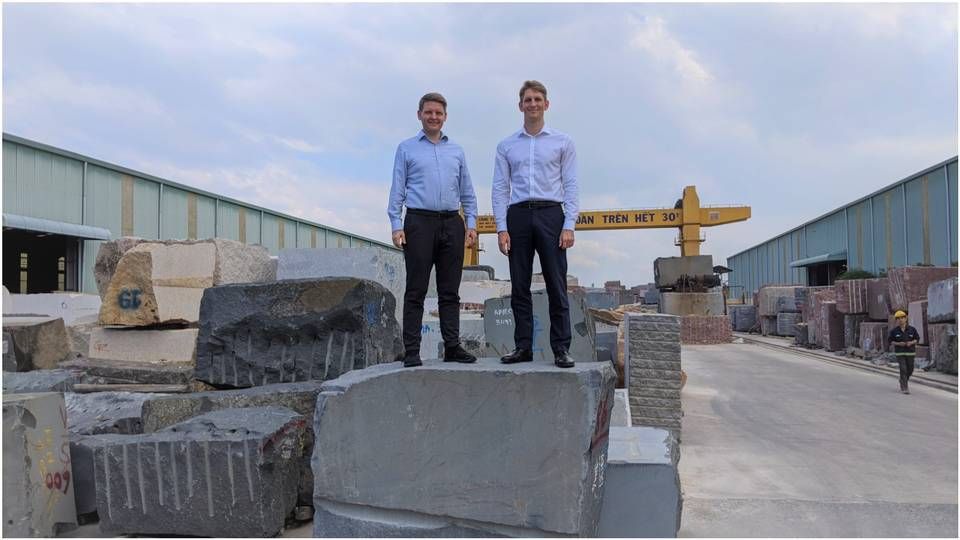 Managers of the Evli Emerging Frontier Fund Burton Flynn (l.) and Ivan Nechunaev visiting a factory in Vietnam. | Photo: Terra Nova Capital PR.