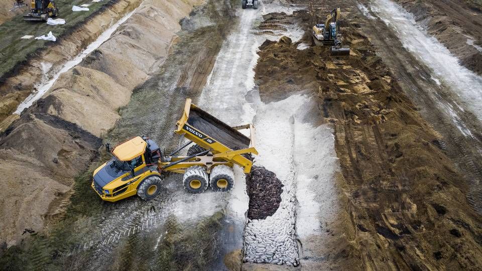 Massegrave til millioner af aflivede mink i Midt- og Vestjylland. | Foto: Casper Dalhoff/IND