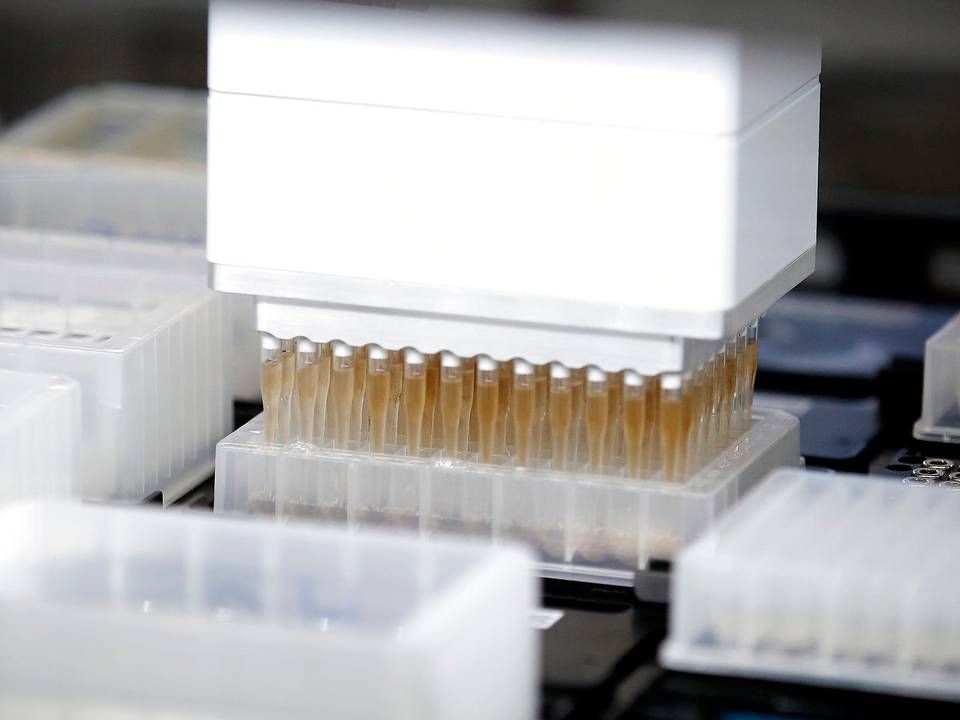 Statens Serum Institut har bestilt en ordre på 50 af Qlifes mobile PCR-test til en samlet værdi af cirka. 1 mio. kr. Fotoet viser Testcenter Danmark på Serum Institutet, hvor mange coronaprøver analyseres. | Foto: Jens Dresling/Ritzau Scanpix