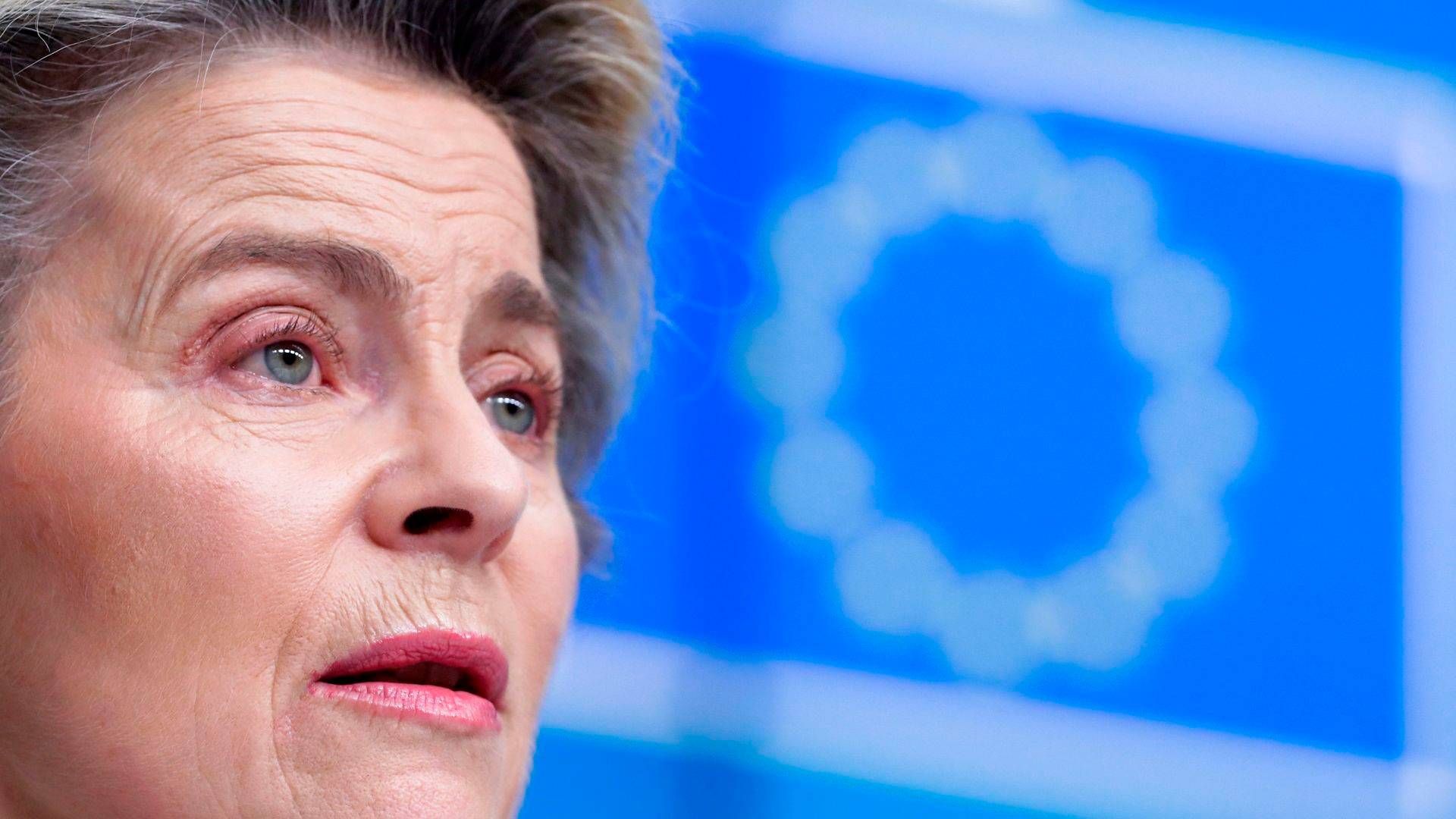 EU-Kommissionens formand, Ursula von der Leyen, er kommet i modvind efter Kommissionen slog en skævert i forhold til Nordirland i sin iver efter at få styr på vacciner til Unionen. Formanden beskyldes nu for at være for egenrådig og for hurtig på aftrækkeren. | Foto: Olivier Hoslet/AFP/Ritzau Scanpix