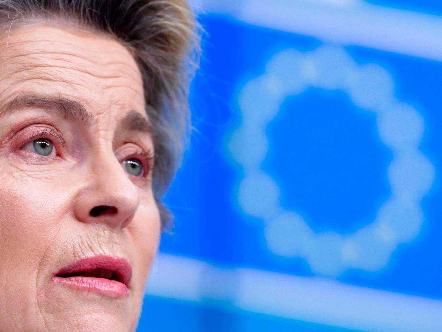 EU-Kommissionens formand, Ursula von der Leyen, er kommet i modvind efter Kommissionen slog en skævert i forhold til Nordirland i sin iver efter at få styr på vacciner til Unionen. Formanden beskyldes nu for at være for egenrådig og for hurtig på aftrækkeren. | Foto: Olivier Hoslet/AFP/Ritzau Scanpix