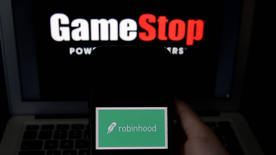 Gamestop-aktien blev opkøbt af en hær af små investorer, og hedgefonde, der spekulerede i kursfald blev kørt over, | Foto: OLIVIER DOULIERY/AFP / AFP