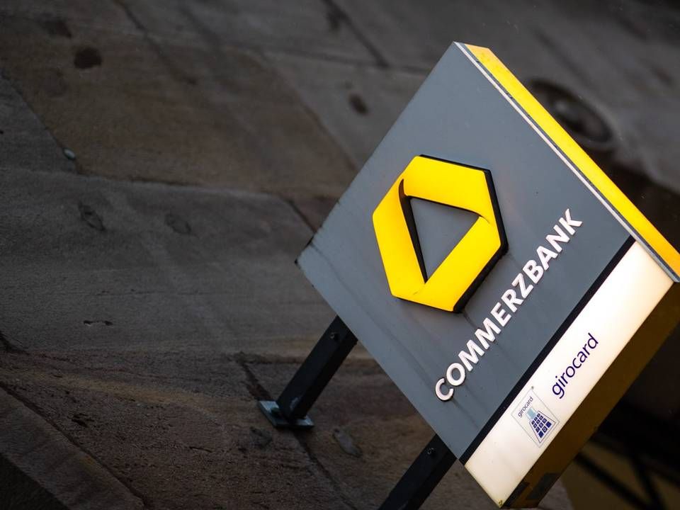 Das Logo der Commerzbank. | Foto: picture alliance/dpa | Daniel Karmann